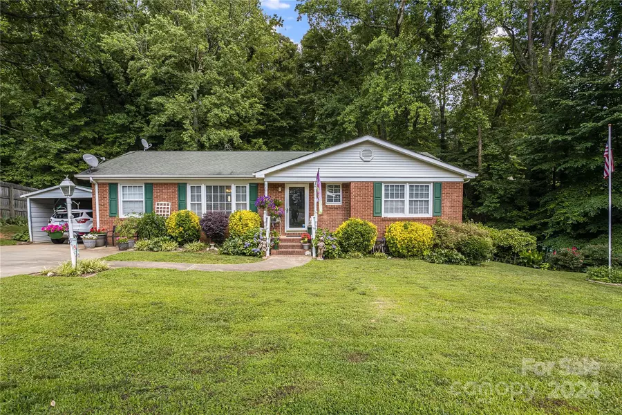 814 Yellowstone CT, Gastonia, NC 28054