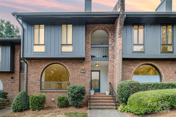 5809 Sharon RD #D, Charlotte, NC 28210