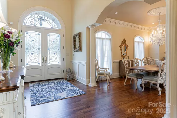 Asheville, NC 28803,2005 Viburnum LN