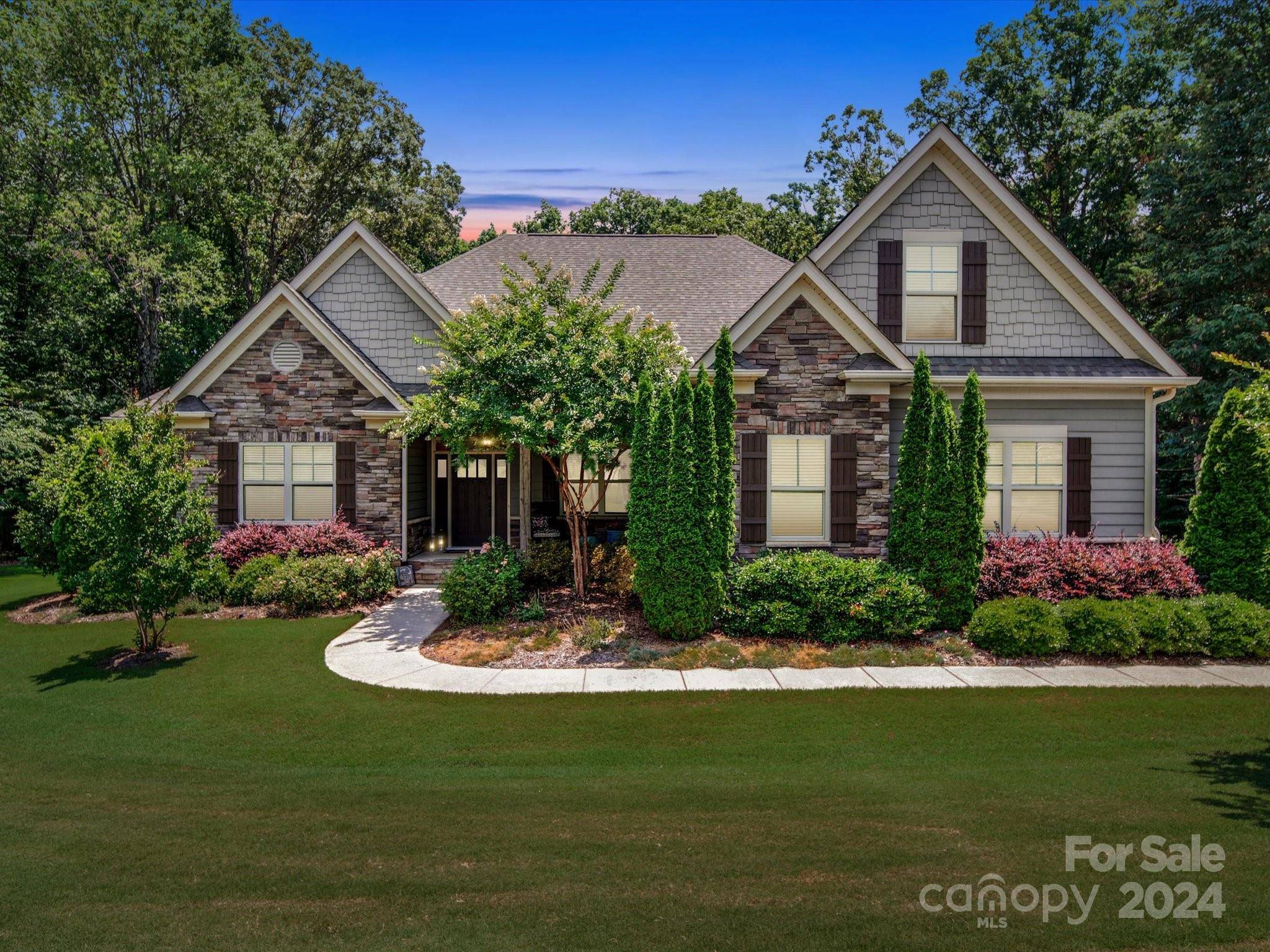 8124 Caliterra DR, Mint Hill, NC 28227