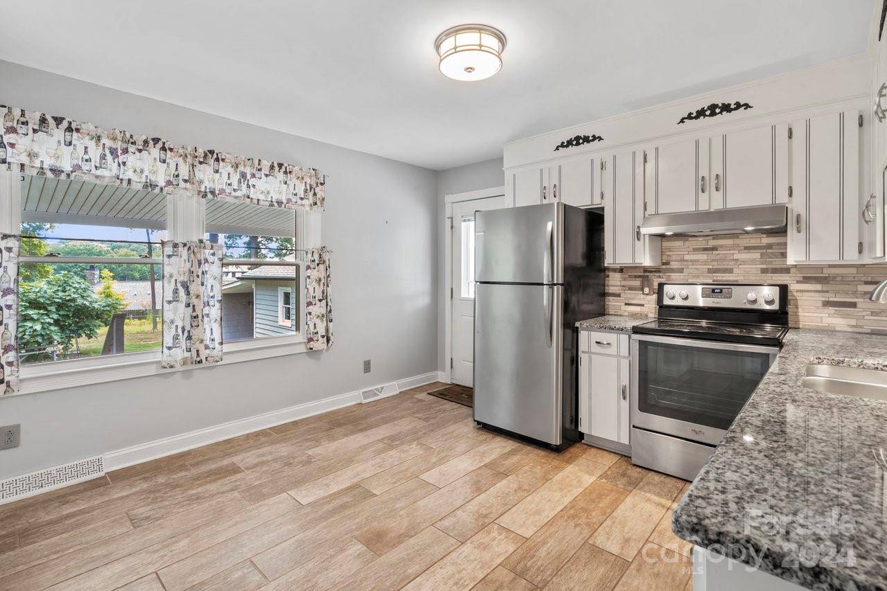 Matthews, NC 28104,3501 Wonderland DR