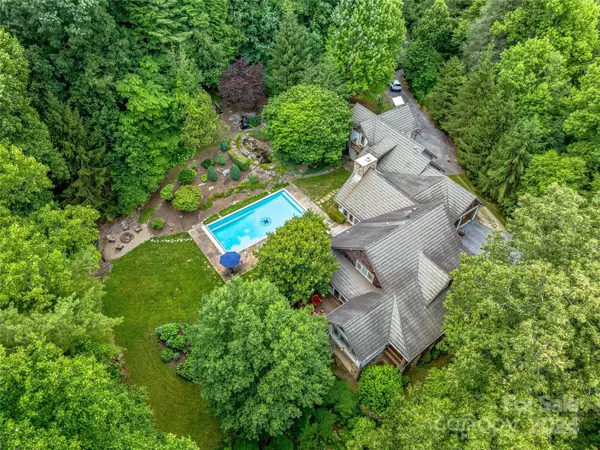 34 Merrills Chase RD, Asheville, NC 28803