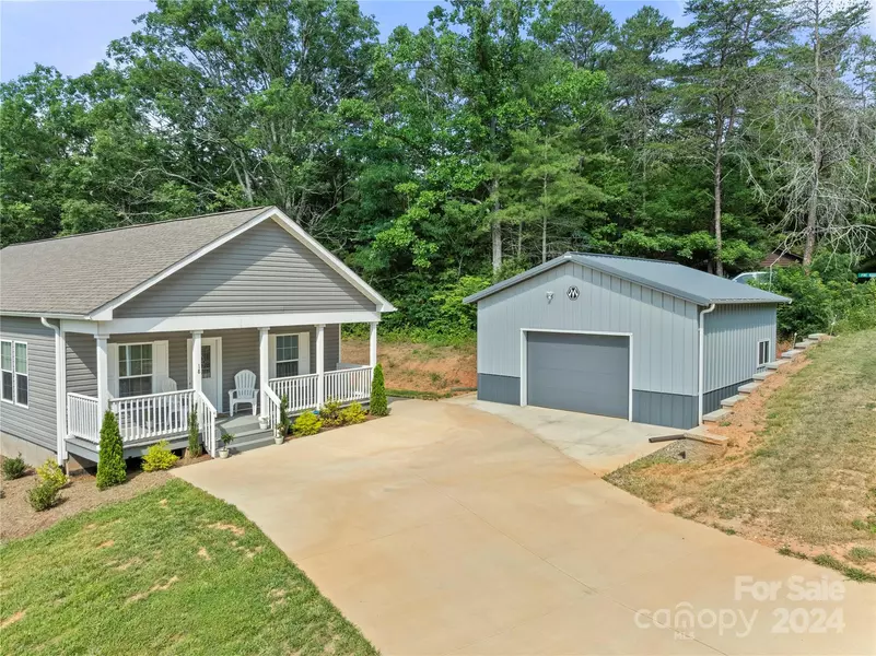 18 Clarks Chapel EXT, Weaverville, NC 28787