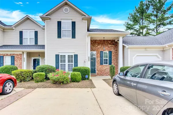 Charlotte, NC 28216,8850 Cinnabay DR