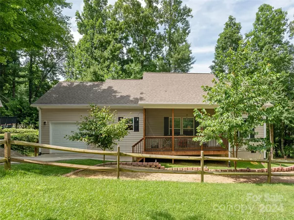 Hendersonville, NC 28739,138 Lone Eagle LN