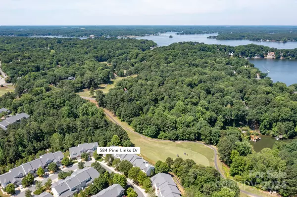 Tega Cay, SC 29708,584 Pine Links DR