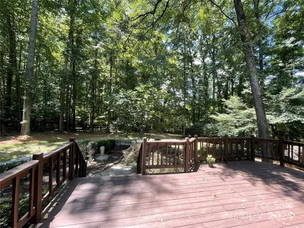Matthews, NC 28104,8102 Shannon Woods LN