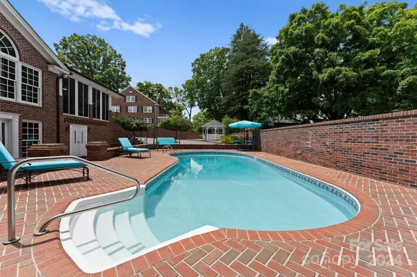 Newton, NC 28658,342 College AVE