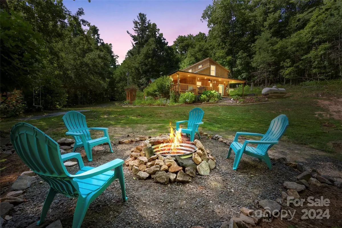 Bakersville, NC 28705,210 Robin Hood WAY S