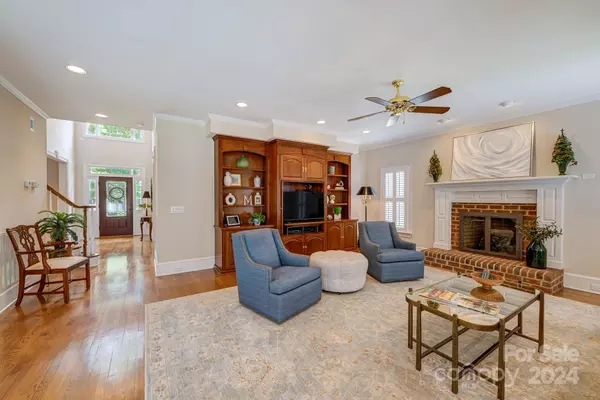 Kannapolis, NC 28083,633 Peace Haven RD