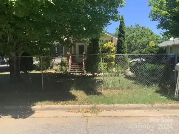 Asheville, NC 28806,17 Buttonwood CT