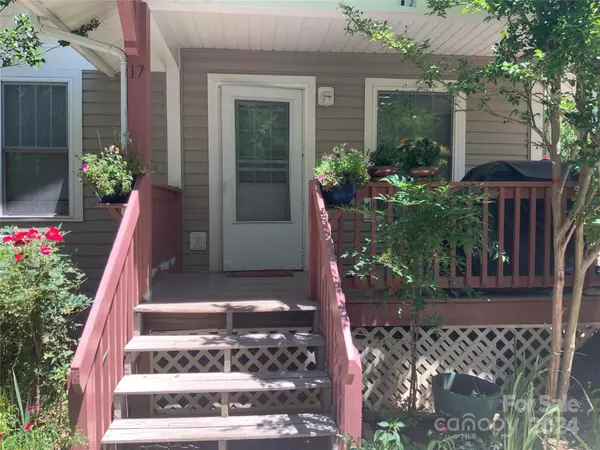 Asheville, NC 28806,17 Buttonwood CT