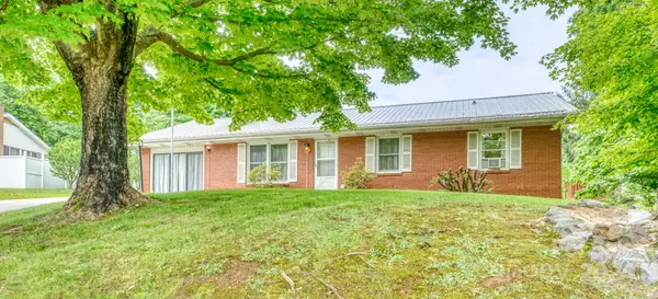 Candler, NC 28715,13 Dixon CT