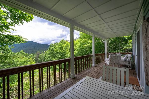 189 Hilltop RD, Black Mountain, NC 28711