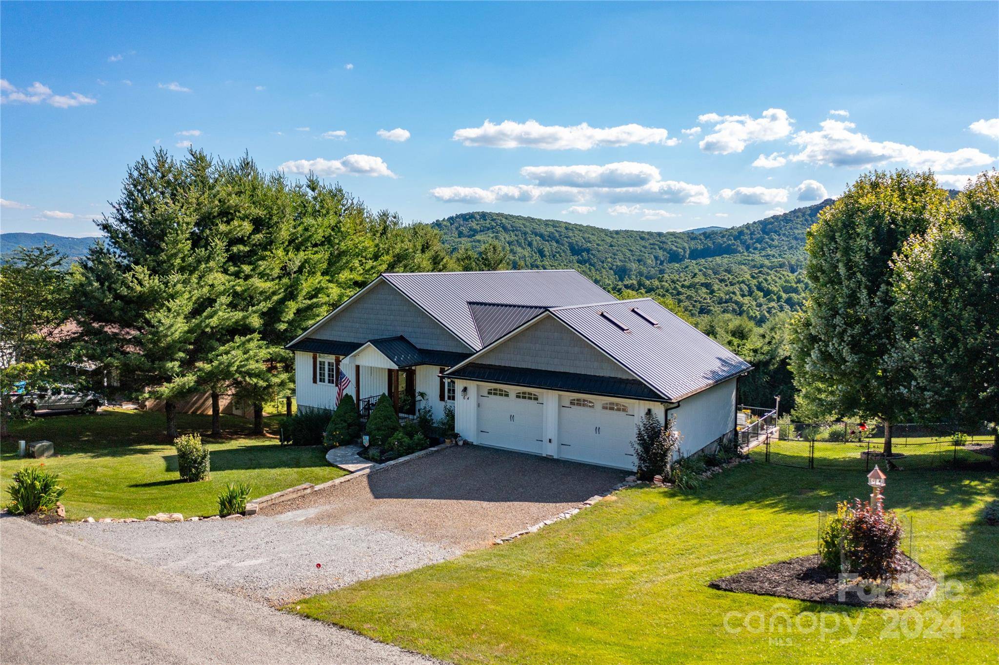 Sparta, NC 28675,64 Hickory View DR