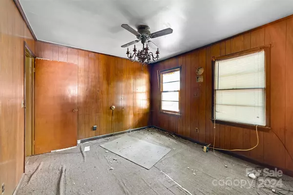 Gastonia, NC 28052,2704 Mary AVE