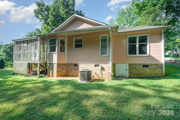 Charlotte, NC 28209,4111 Darwin CIR