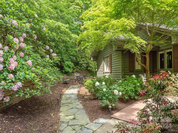 Flat Rock, NC 28731,204 Greenleaf DR