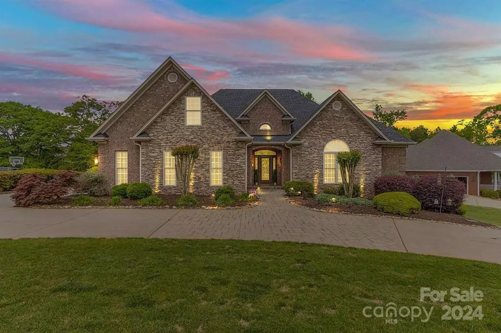 Chesnee, SC 29323,941 Nantahala DR