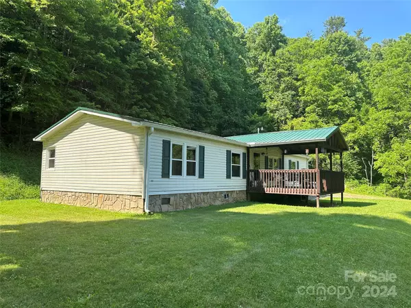 Hot Springs, NC 28743,496 Roaring Fork RD