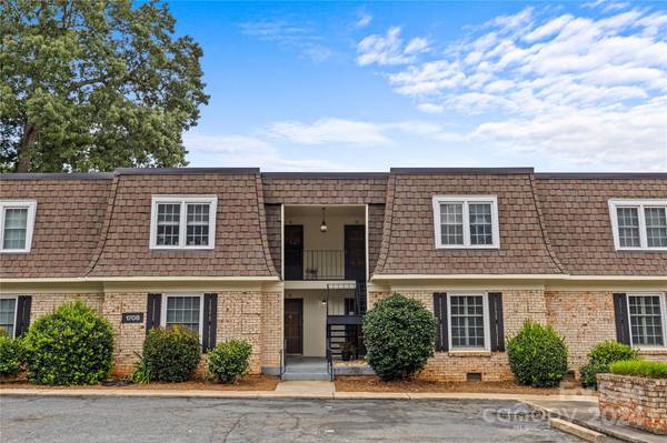 1708 Roxborough RD #F, Charlotte, NC 28211