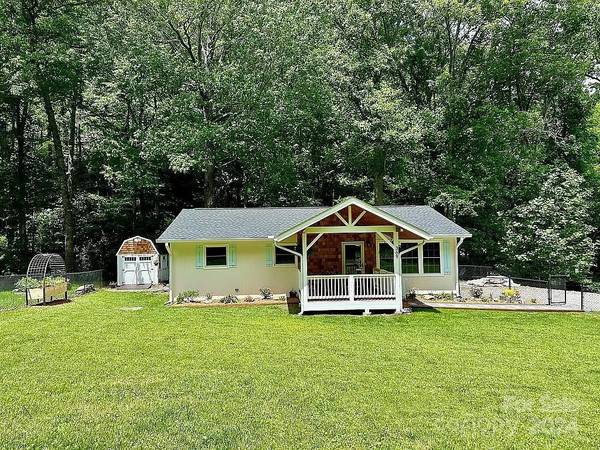 369 Lytle Cove RD, Swannanoa, NC 28778