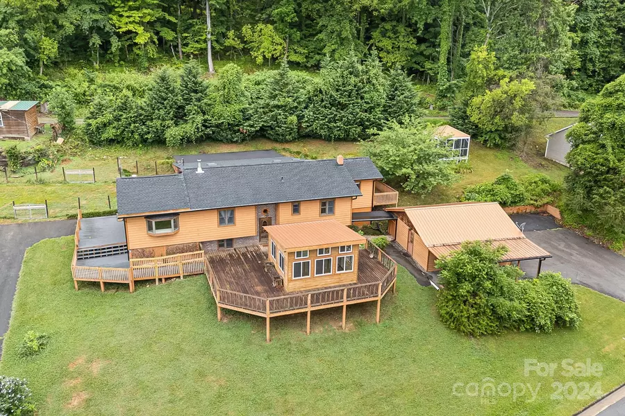 529 US 25 70 HWY NW, Hot Springs, NC 28743