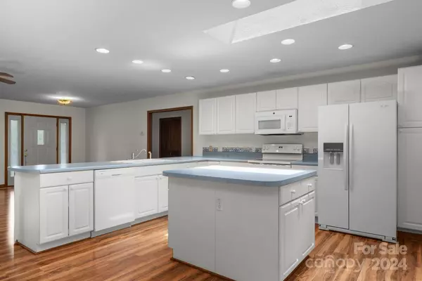 Waynesville, NC 28785,30 Callie LN #20