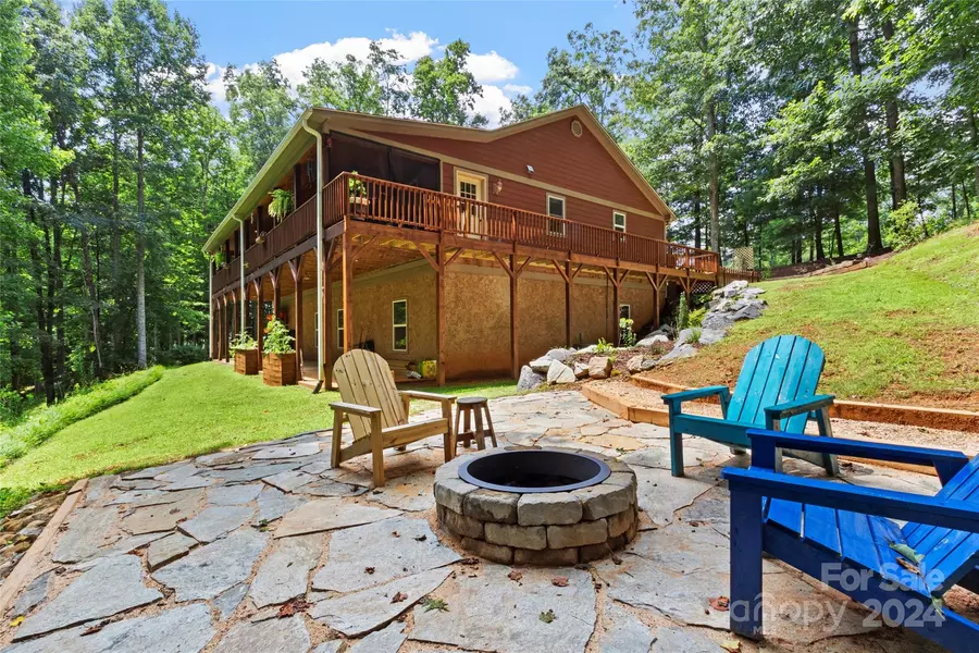 382 Barefoot CV, Burnsville, NC 28714