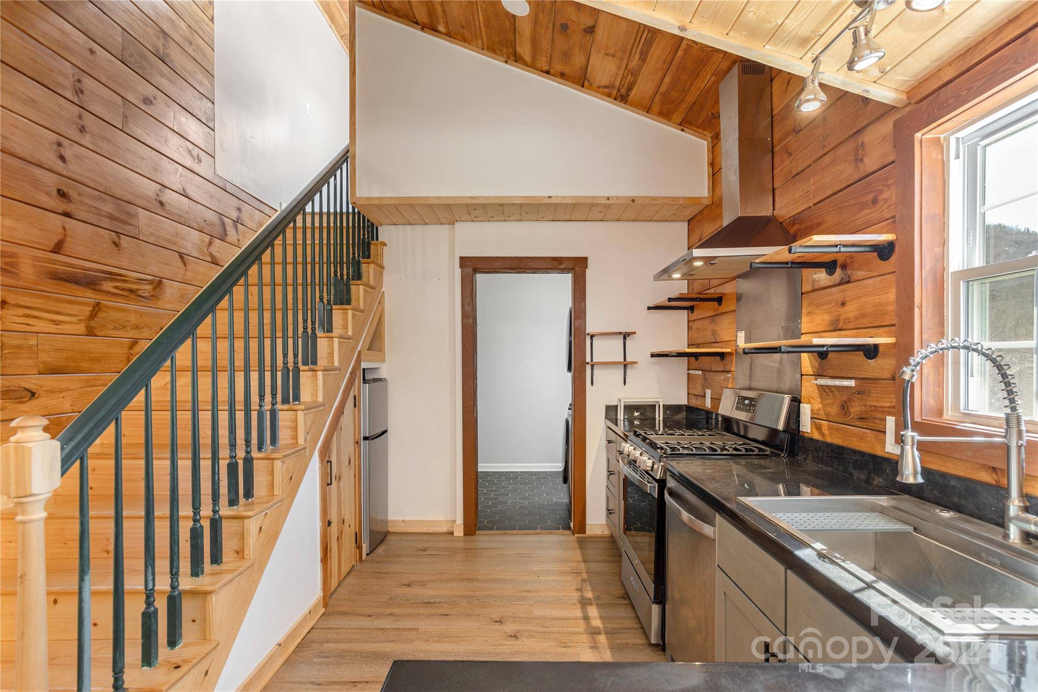 Swannanoa, NC 28778,220 Riddle RD