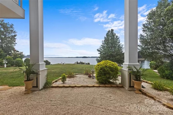 Denver, NC 28037,8012 Blue Water CT