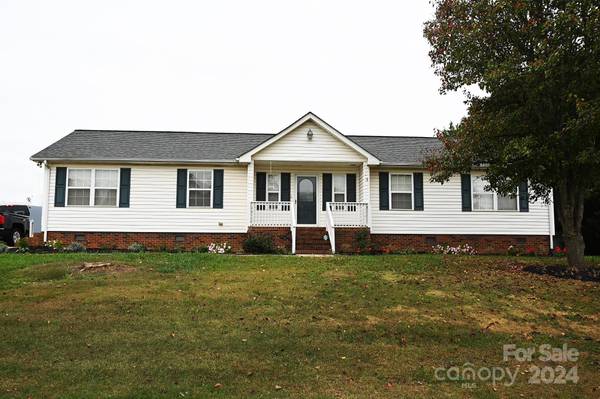 1437 Hamlet ST, Lincolnton, NC 28092