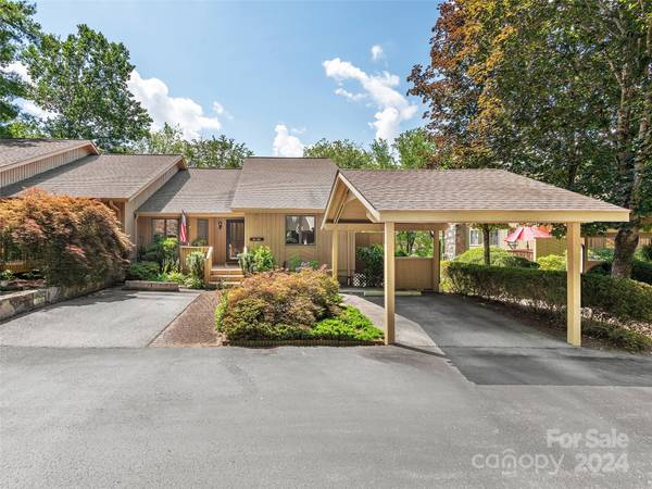 504 Water Oak LN,  Hendersonville,  NC 28791