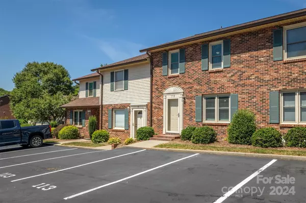 Hickory, NC 28601,1330 5th ST NE #113