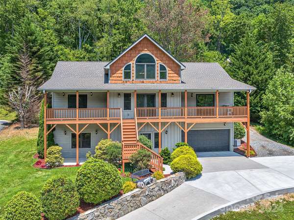 17 Constitution AVE, Waynesville, NC 28785