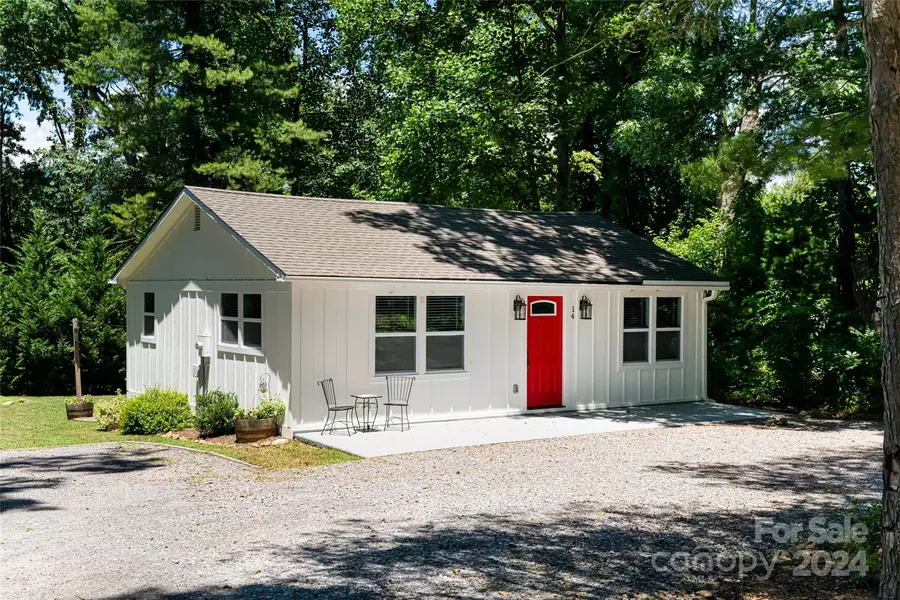 14 Herron ST, Black Mountain, NC 28711