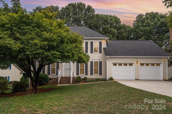 5633 Ivygate LN, Charlotte, NC 28226