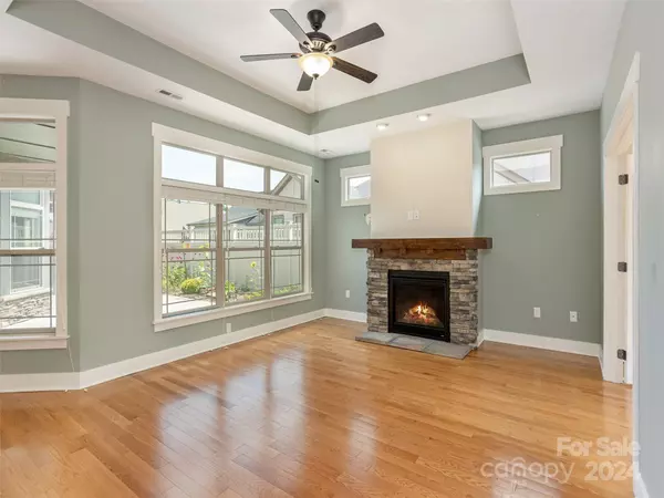 Flat Rock, NC 28731,595 Summerfield PL