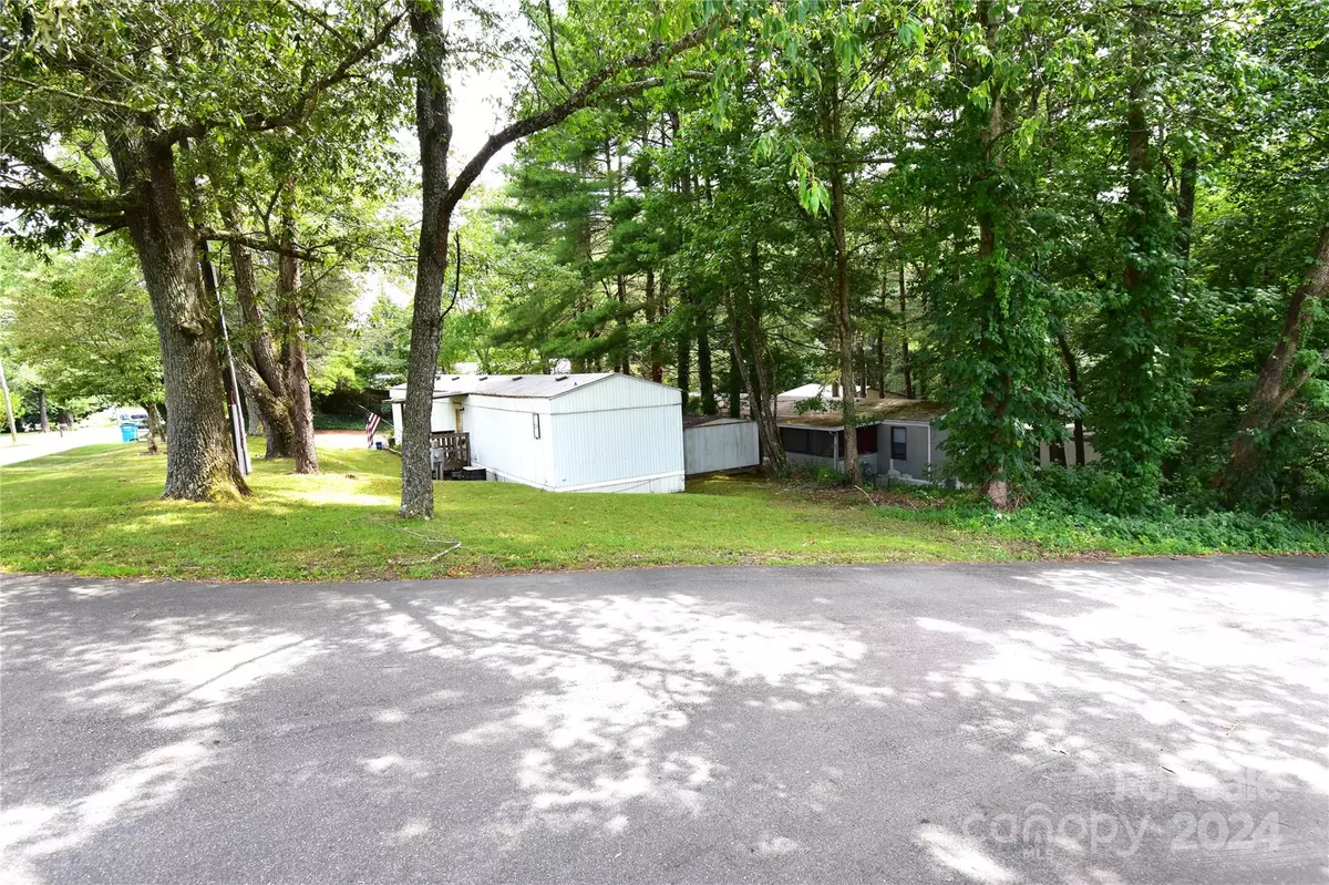 Candler, NC 28715,295 Asbury RD