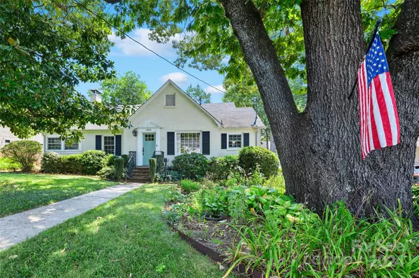 3233 Pinehurst PL, Charlotte, NC 28209