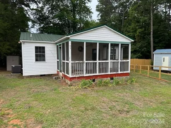 Mount Gilead, NC 27371,105 Elm CT