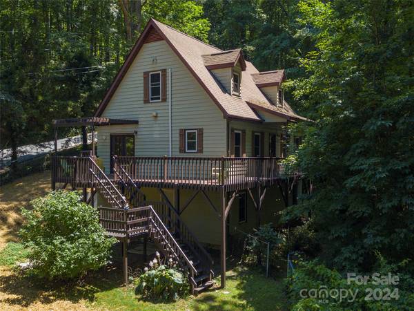 278 Apple Creek RD, Waynesville, NC 28786