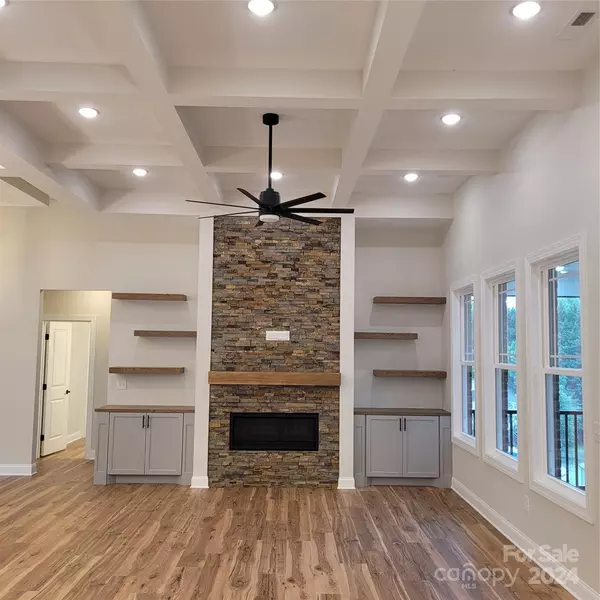 Hickory, NC 28601,4748 1st ST NW