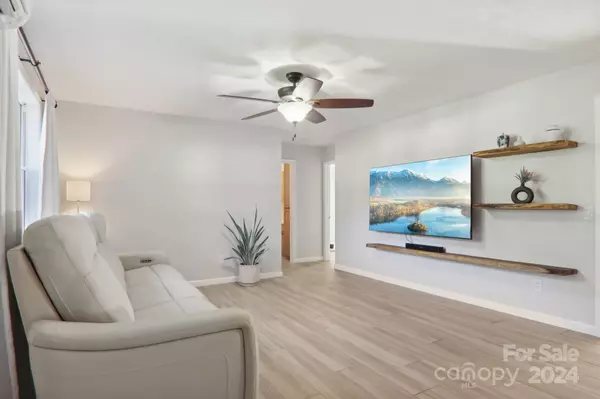 Mills River, NC 28759,311 Hunters Ridge DR