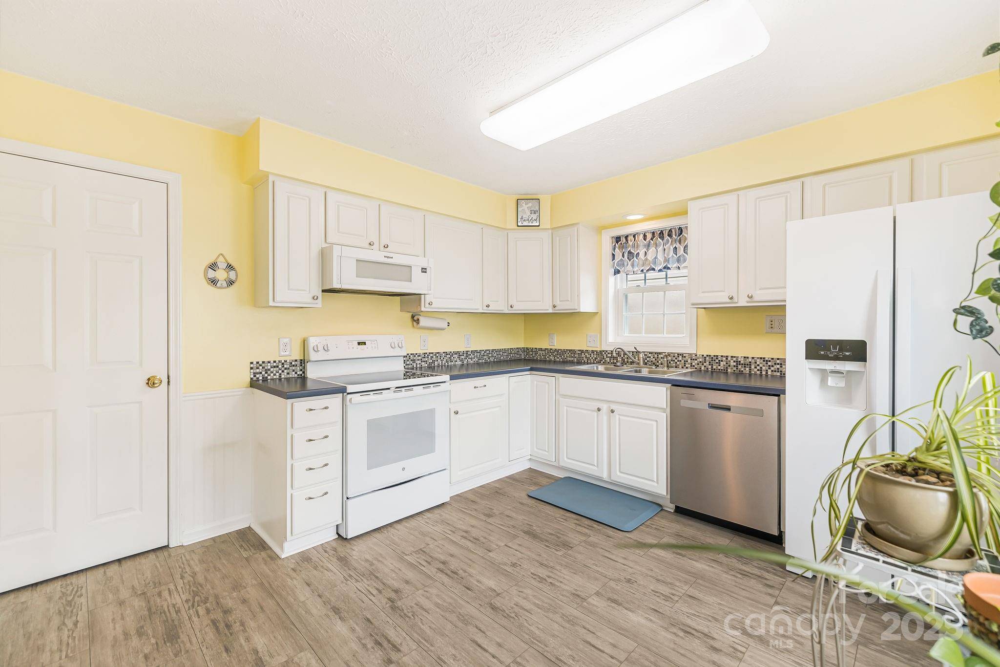 Swannanoa, NC 28778,207 Pembrook RD