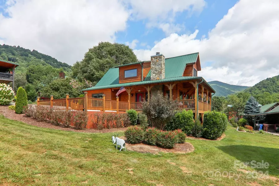 24 Bonus CT, Maggie Valley, NC 28751