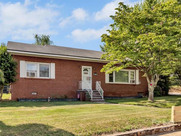 573 N Main ST, Canton, NC 28716