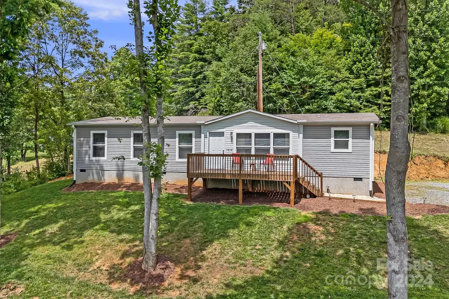 1019 E Calvin Edney RD, Mars Hill, NC 28754