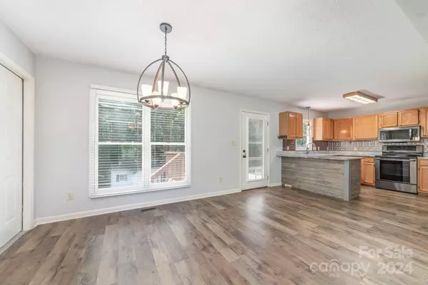 Mooresville, NC 28117,152 Kingfisher DR
