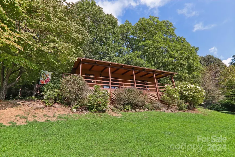 228 Highview DR, Maggie Valley, NC 28751